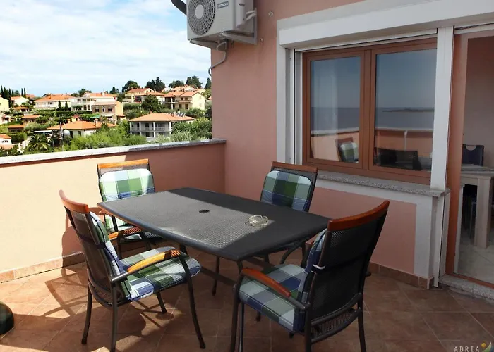 Apartmaji Orko S Pogledom Na Morje - Sea View Orko דירה בפורטורוז