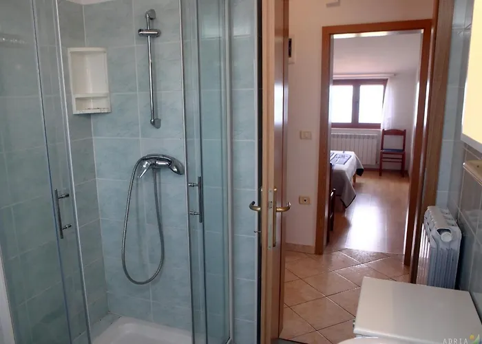 Apartmaji Orko S Pogledom Na Morje - Sea View Orko דירה בפורטורוז